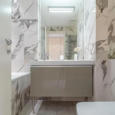 Luxury With Danube River View Apartment